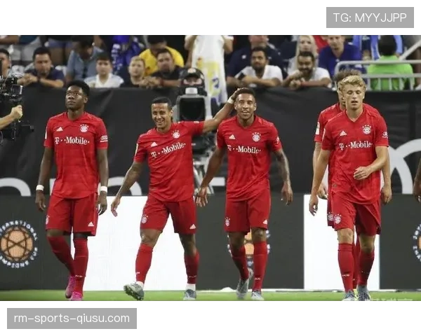 严重犯规的判罚逻辑：红牌与任意球的关键标准